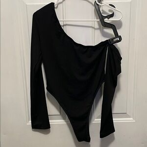 SHEIN Elegant Black One-Shoulder Bodysuit